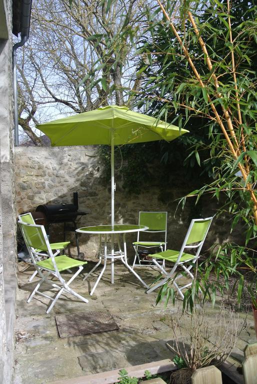 Gite De Charme Villeneuve-sur-Auvers الغرفة الصورة